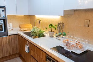 Private kitchen - Sing Green_seoul Pension Painting Poetry and Songs (Seoul)