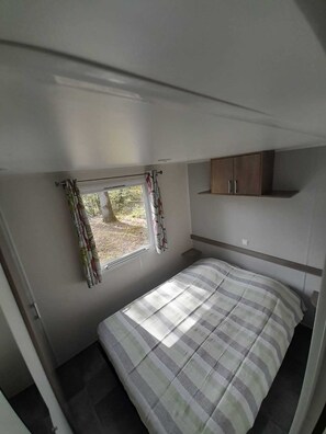 3 bedrooms, iron/ironing board, travel cot, WiFi - Mobil Home/bungalow/tiny House L'échappée Parisienne (Saint-Chéron)