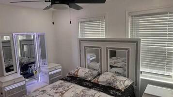 3 bedrooms, WiFi, bed sheets