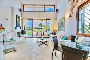 Smart TV, fireplace, DVD player