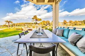 Outdoor dining - The Sani Jewels, Villa Anna (Sani, Kassandra, Greece)