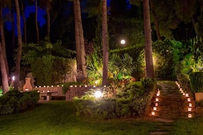 Property grounds - The Sani Jewels, Villa Anna (Sani, Kassandra, Greece)