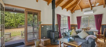 StayAU 2BR Cottage Farm Retreat