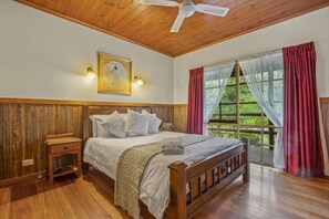 2 Schlafzimmer, Bügeleisen/Bügelbrett, Bettwäsche