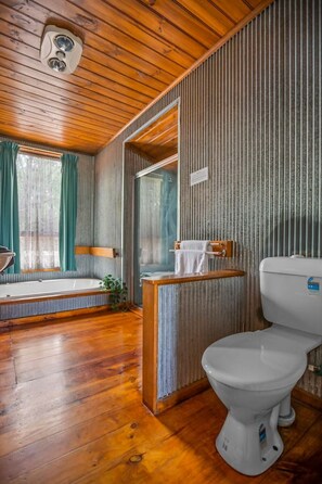 Sèche-cheveux, serviettes fournies