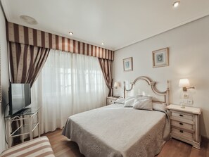 3 chambres, fer et planche à repasser, draps fournis