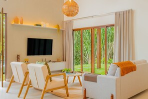 House | Living area | 32-inch Smart TV with digital channels