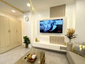 Smart TV, books - Luxury Suite near Clark Airport (Angeles)