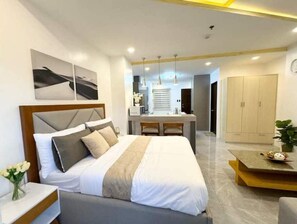 1 bedroom, in-room safe, free WiFi - Luxury Suite near Clark Airport (Angeles)