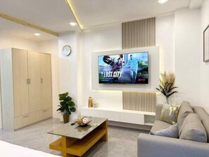 Smart TV, books