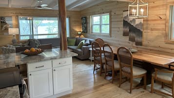 雪櫃、微波爐、焗爐、爐具