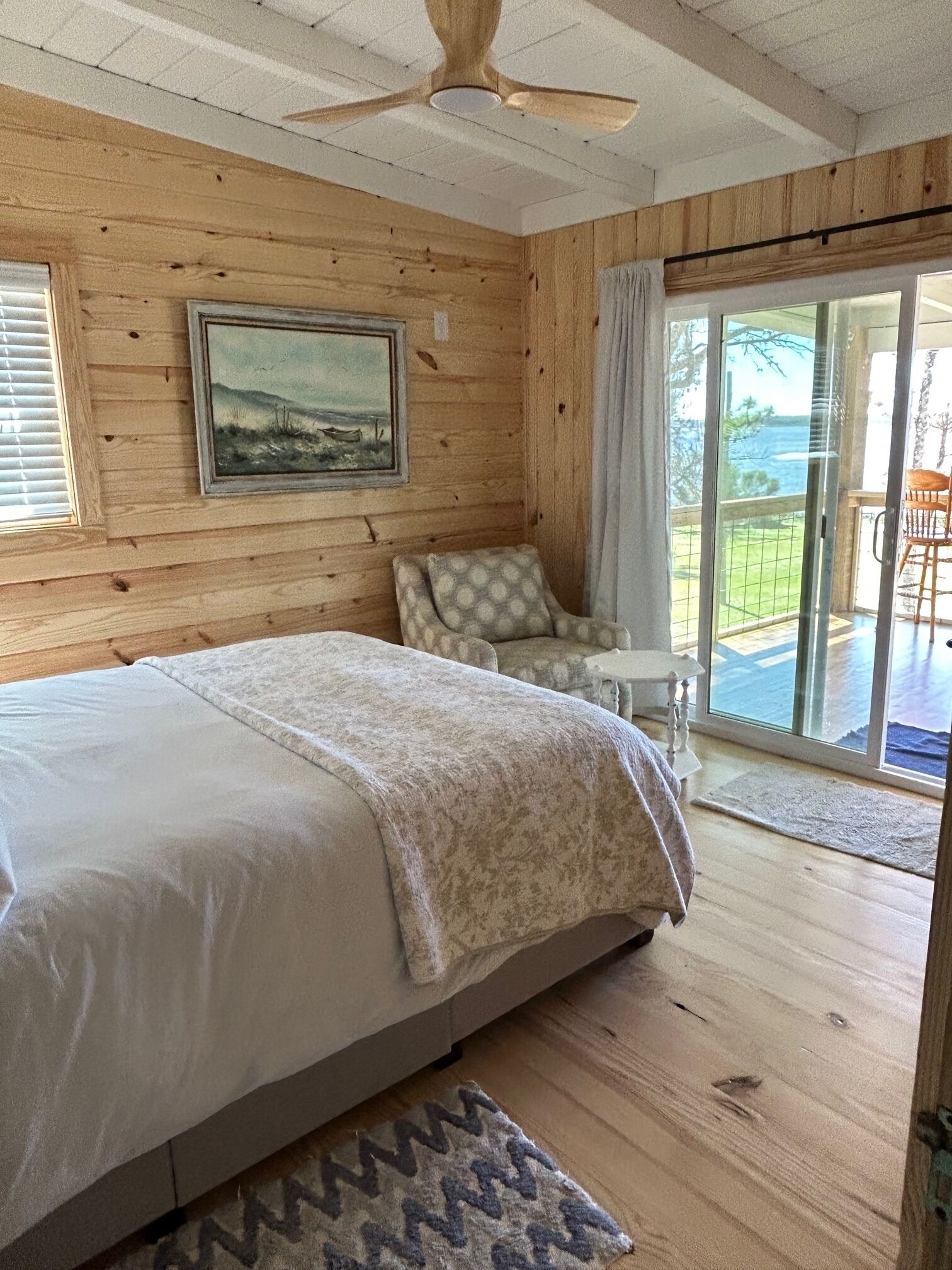 3 chambres, bureau, fer et planche à repasser, accès au Wi-Fi (inclus)