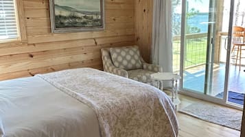 3 chambres, bureau, fer et planche à repasser, accès au Wi-Fi (inclus)
