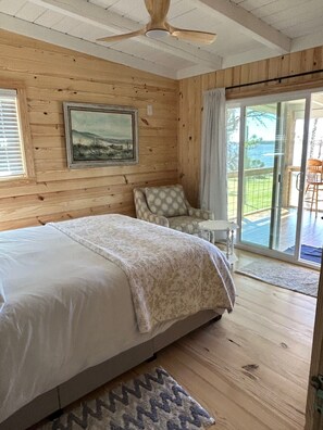 3 bedrooms, desk, iron/ironing board, free WiFi - Secluded waterfront fishing cabin, boat dock, pier, sunsets, boat to beach (Foley)