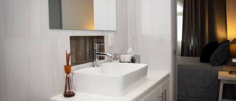 Håndklær, såpe, sjampo og toalettpapir