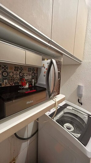 Fridge, microwave, stovetop, blender