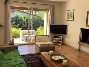 Living area - Longarisse - Maison à Louer - 50m du lac (Lacanau)