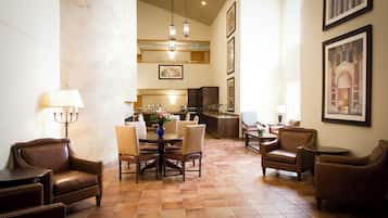 Free daily continental breakfast