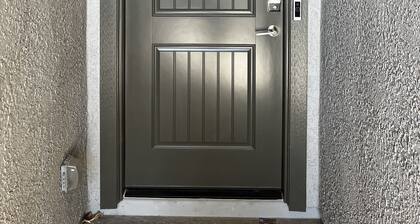 Montecito Cozy Retreat 5 Min from Cardinals Stadium and Mattel Adventure Park!