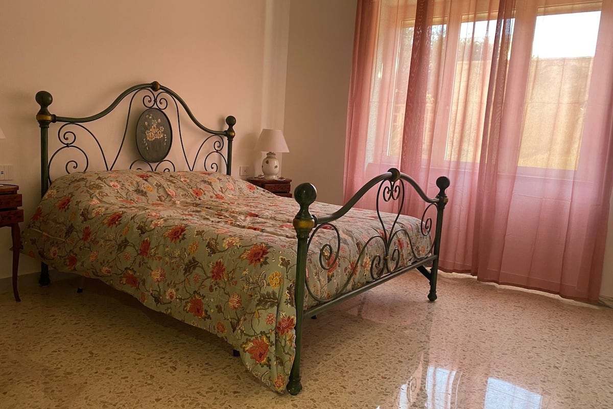1 habitación, ropa de cama de alta calidad, wifi gratis y ropa de cama