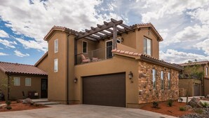 Exterior - Townhouse in Paradise Village Resort Sleeps 14 Near Gunlock (Santa Clara)
