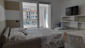 1 Schlafzimmer, BĂŒgeleisen/BĂŒgelbrett, BettwĂ€sche