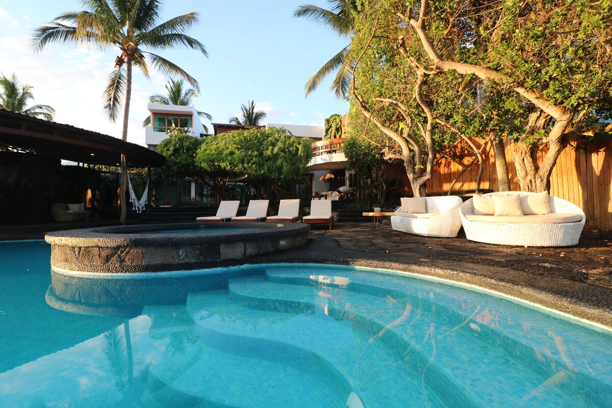 Exclusive Villa, Multiple Bedrooms, Private Pool, Bay View | Egyptian cotton sheets, premium bedding, down duvets, pillow-top beds