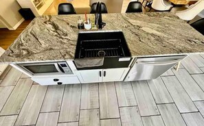 雪櫃、微波爐、焗爐、爐具