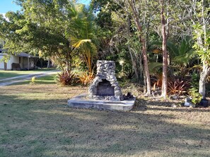 BBQ/picnic area - PARADISE CREEK COTTAGES (Andros Town)