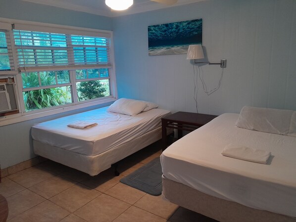 Habitación básica doble, 2 habitaciones | Tabla de planchar con plancha y wifi gratis 