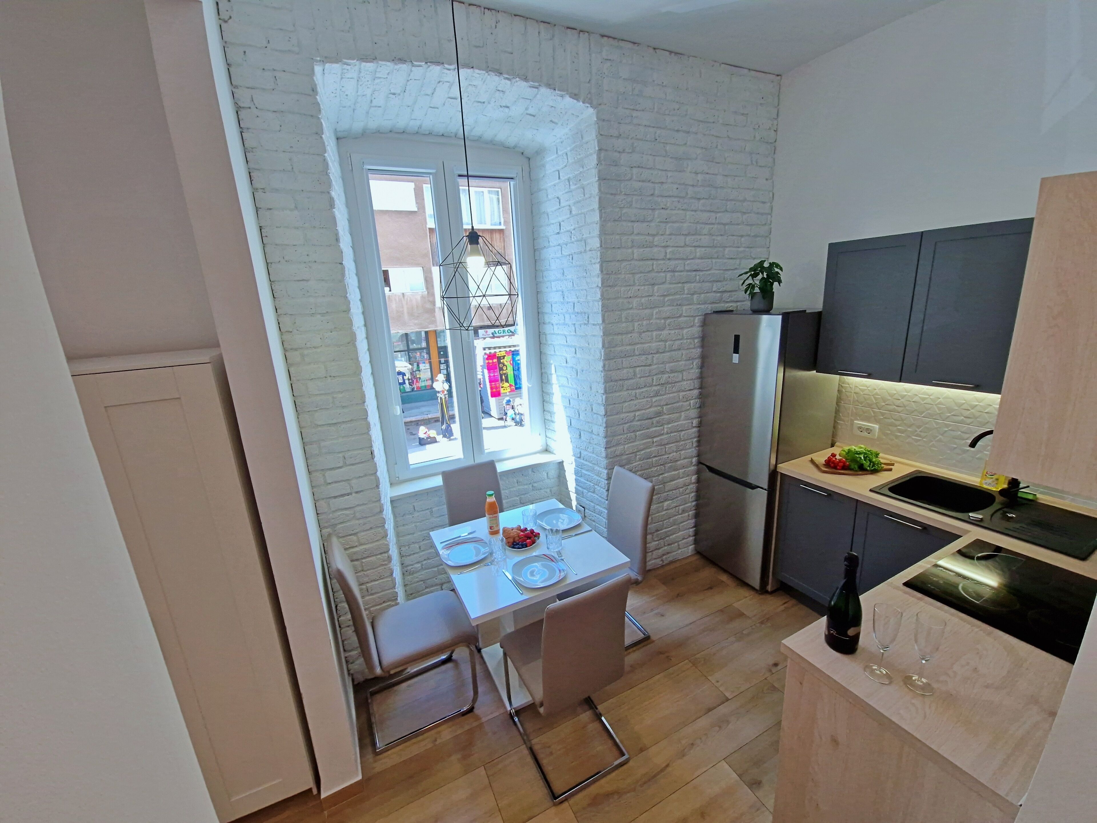 Comfort-studiolejlighed - 1 queensize-seng med sovesofa - ikke-ryger - byudsigt | Privat køkken | Køleskab/fryser i fuld størrelse, mikrobølgeovn, kogeplade