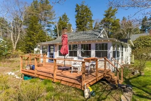 Hooked on The Harbor! A Peaceful Cottage Stay!