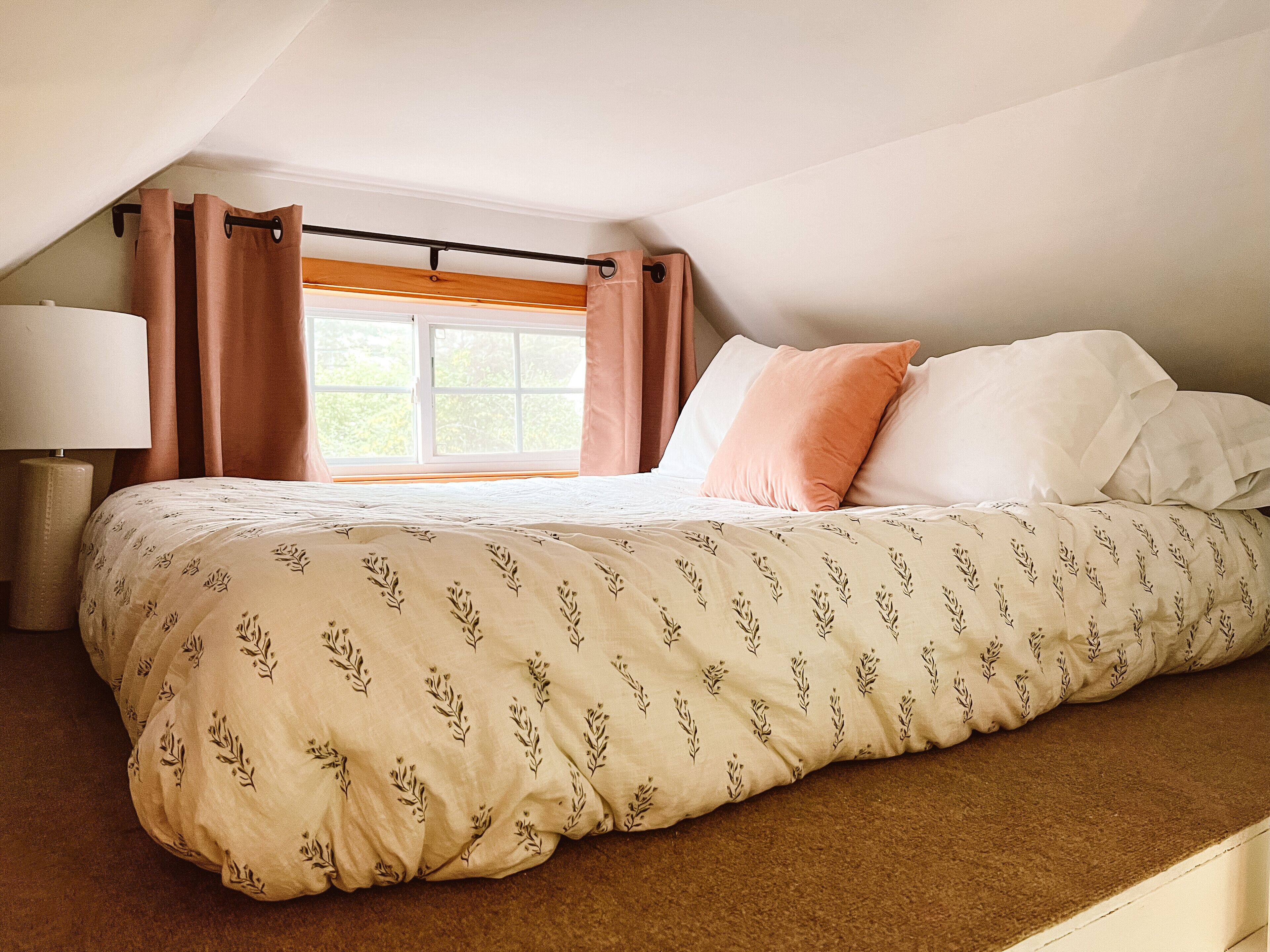 Modern Brunswick Cottage near Bowdoin & Downtown, Brunswick, ME Vacation Rental Apartment ByOwner