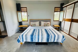 1 bedroom, desk, iron/ironing board, WiFi