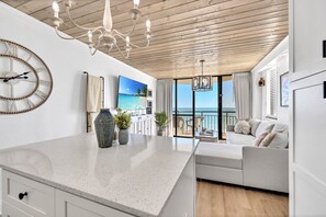 Smart TV - Stunning Direct Ocean Front by Convention Center (Myrtle Beach)