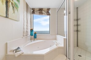 Lejlighed - flere senge (Beach Colony East 8B) | Badeværelse | Shampoo, Toiletpapir