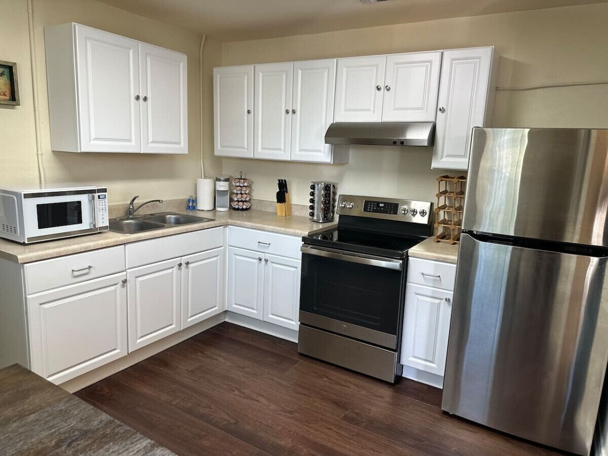 Walk to the Alamodome! Sleeps 6, Pet Friendly