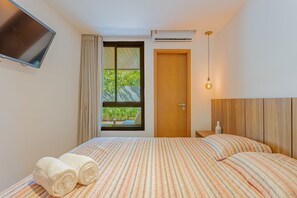 2 bedrooms, blackout curtains, free WiFi - IT60 Lindo Village 2 Suítes - Itacimirim (Camaçari)