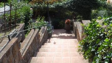 House, 2 Bedrooms, Smoking, Balcony | Front of property