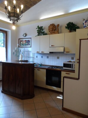 Casa, 2 habitaciones, fumadores, balcón | Interior