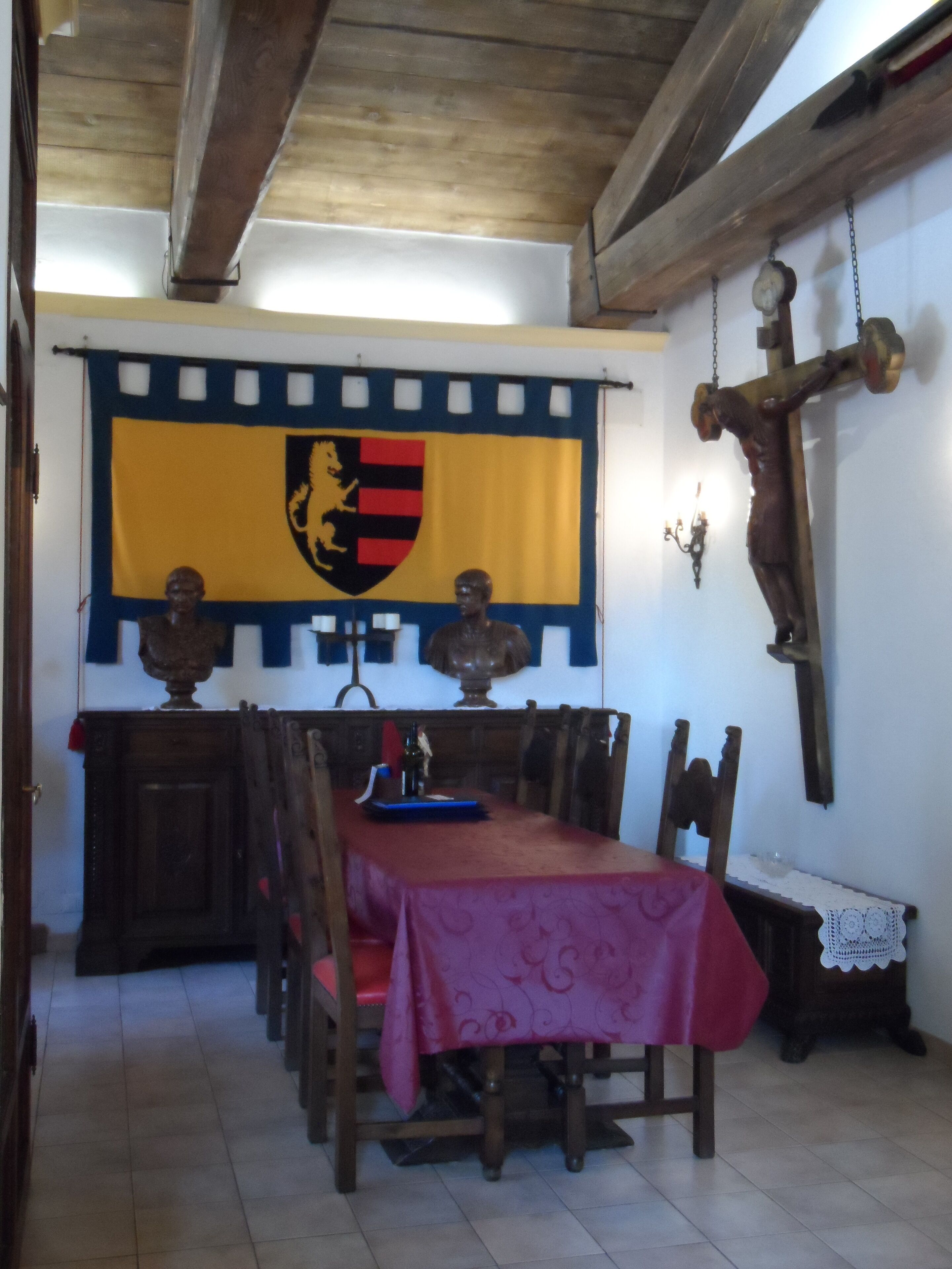 Ferienhaus, 2 Schlafzimmer, Raucher, Balkon | Wohnzimmer | Bücher