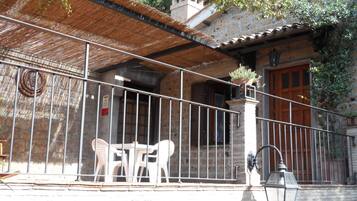 House, 2 Bedrooms, Smoking, Balcony | Exterior