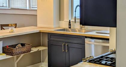 2BR Home: Modern & Classic Near Nature Preserves & Historical Gems! and Hospital