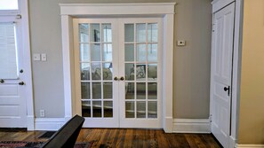 Interior - 2BR Home: Modern & Classic Near Nature Preserves & Historical Gems! and Hospital (Newark)