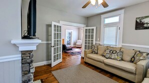 Smart TV, books - 2BR Home: Modern & Classic Near Nature Preserves & Historical Gems! and Hospital (Newark)