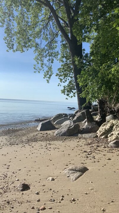 Lakefront Couples’ Retreat with Indoor Hot Tub, Spa Bathroom & Cozy Fireplace