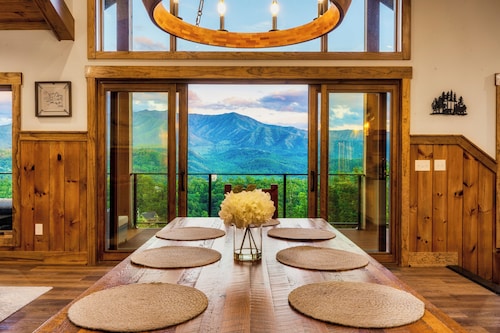 Chalet Village Luxury Cabin w/ INSANE Views! Hot Tub! Game Room! 