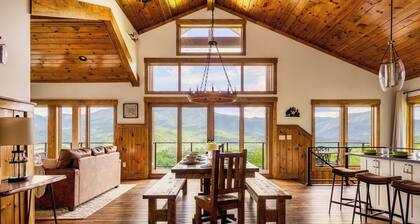 Chalet Village Luxury Cabin w/ INSANE Views! Hot Tub! Game Room!
