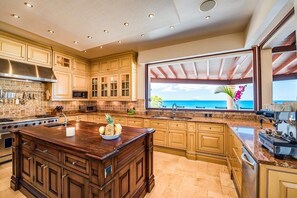 Fridge, microwave, oven, stovetop - Villa Casa de la Playa – Beachfront Luxury Villa in St. Martin (Sandy Ground)