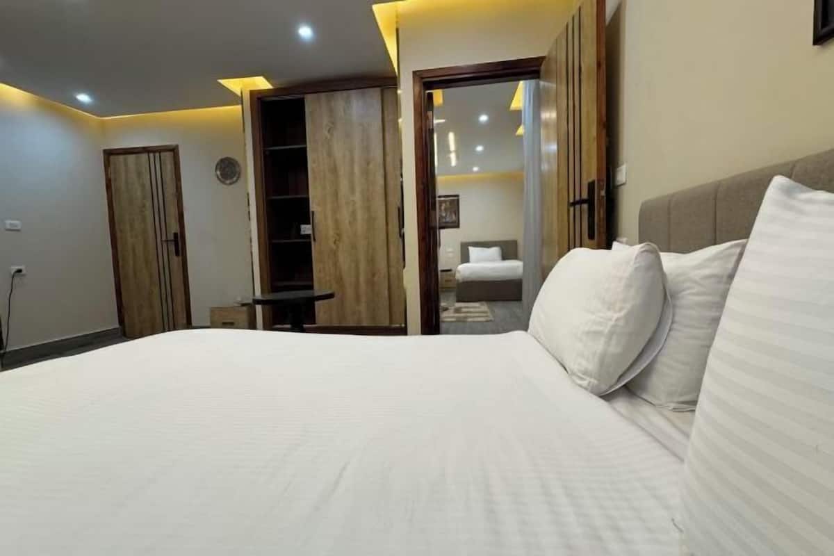 In-room safe, blackout curtains, soundproofing, iron/ironing board